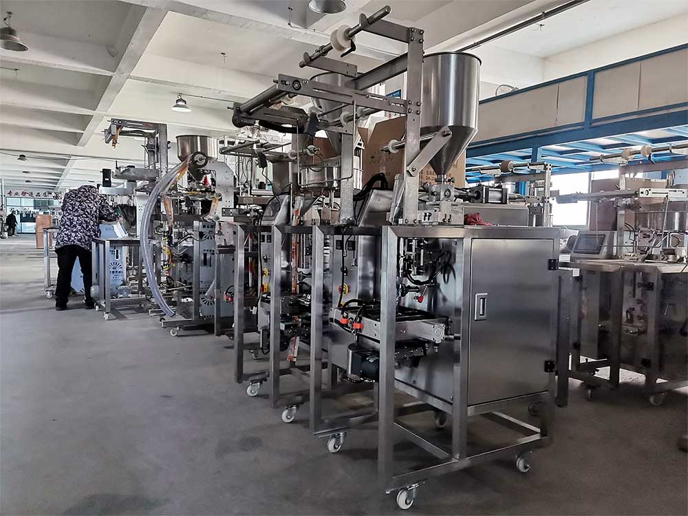 液體四邊封包裝機.jpg 液體四邊封包裝機.jpg