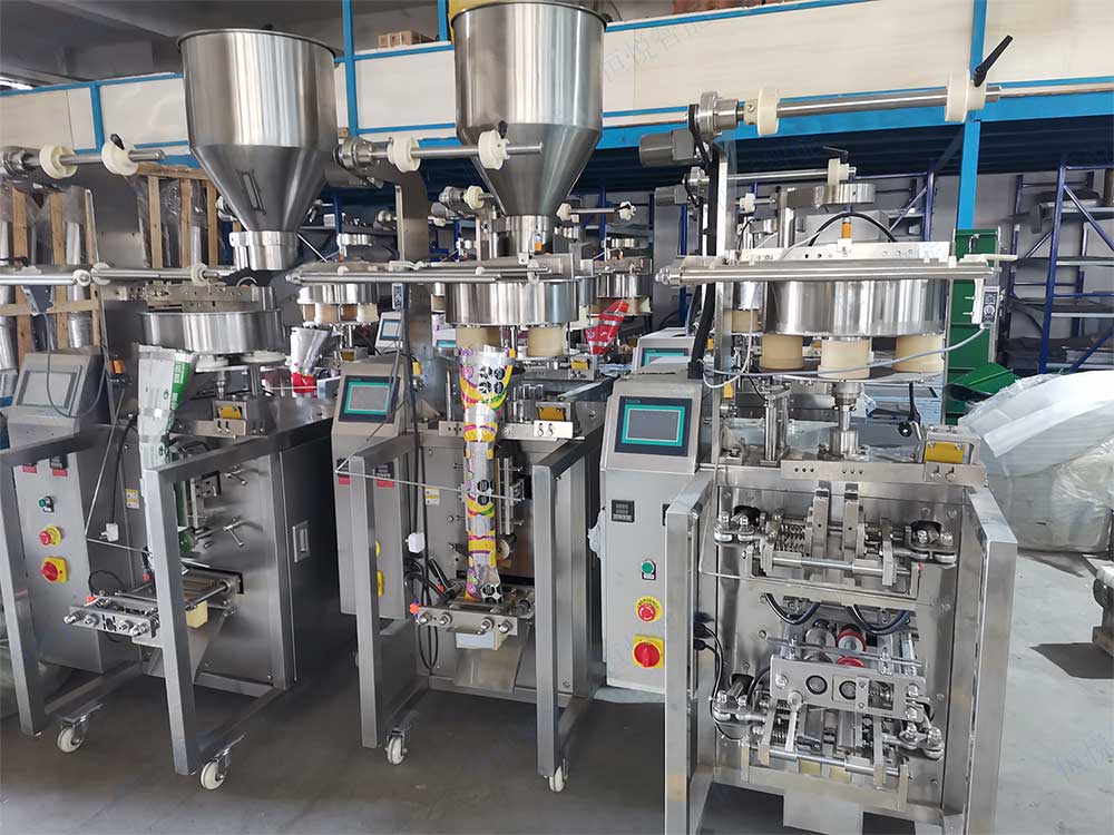 小顆粒四邊封包裝機.jpg 小顆粒四邊封包裝機.jpg