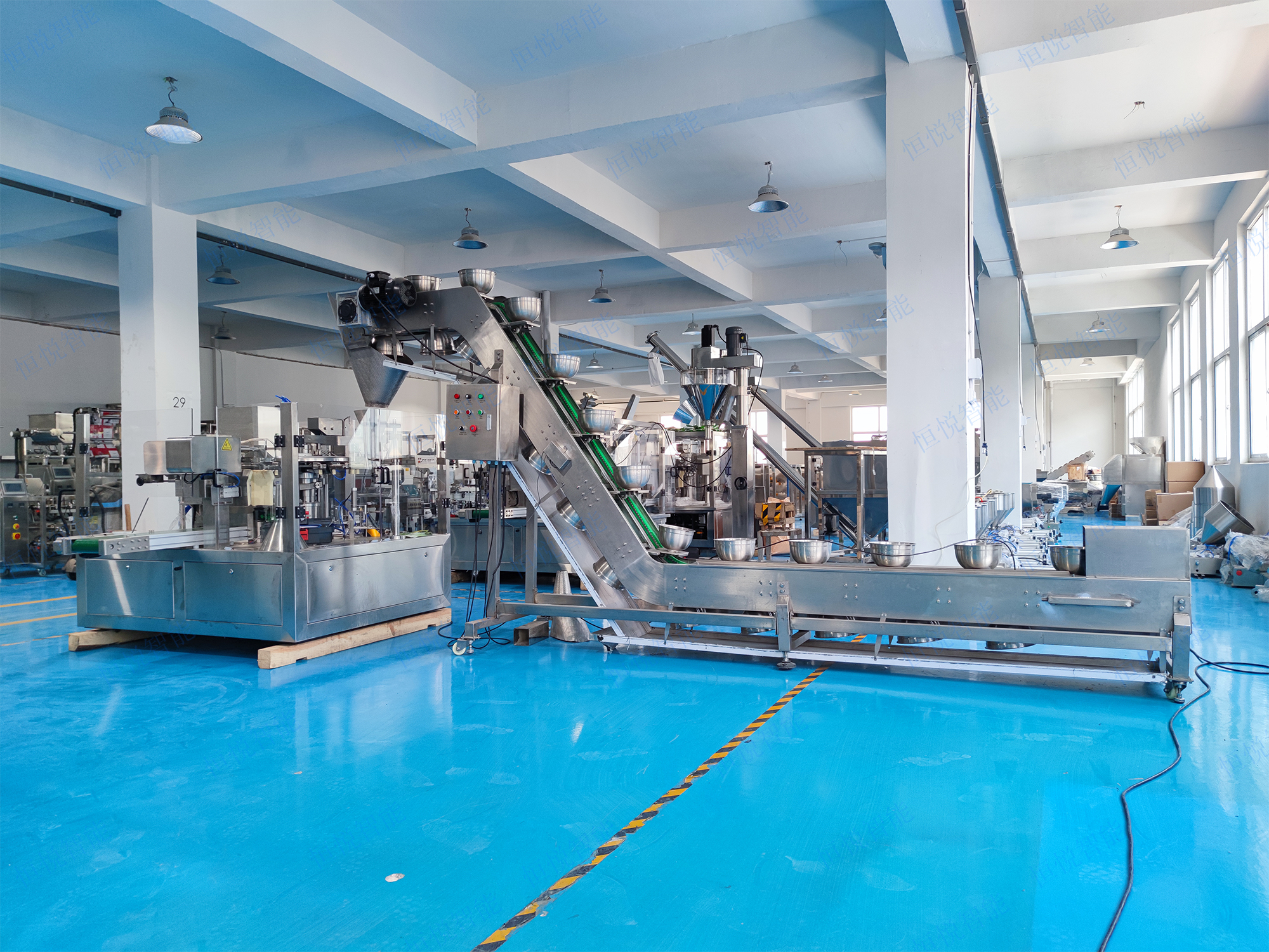 預(yù)制菜包裝機能實現(xiàn)高效、精準、自動化的包裝過程