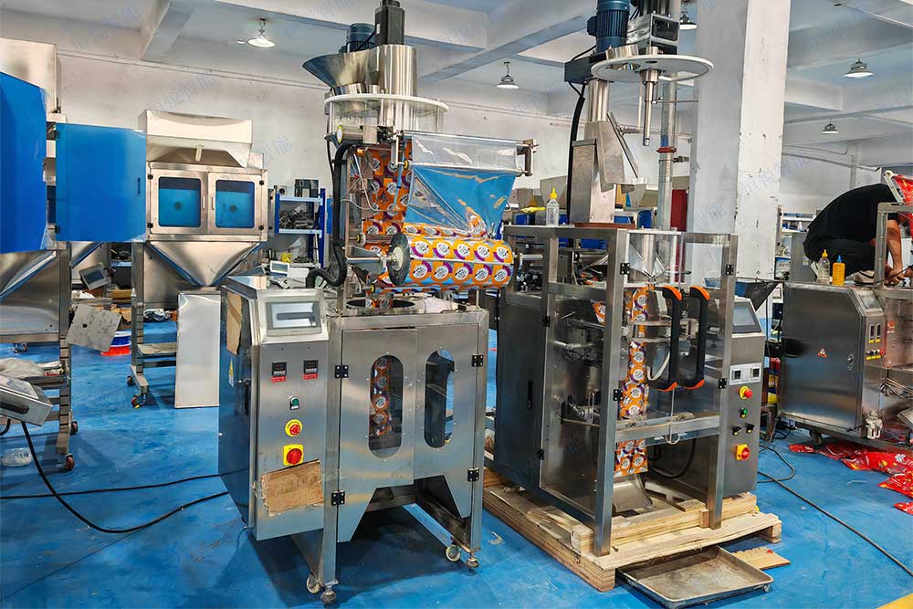 立式自動(dòng)包裝機(jī)采用智能型熱封器四路加熱控制橫