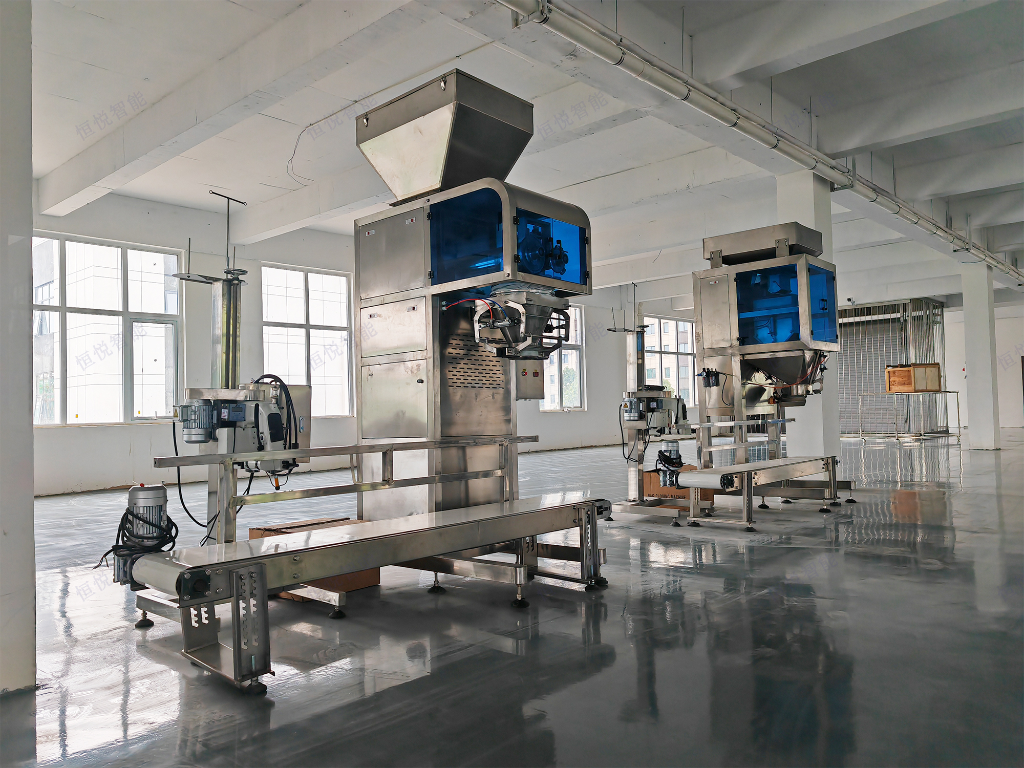 25 公斤自動稱重包裝機(jī) 25 公斤自動稱重包裝機(jī)