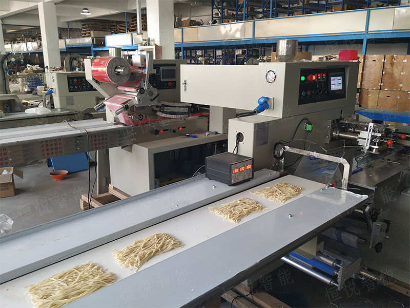 上走膜枕式包裝機(jī) 上走膜枕式包裝機(jī)